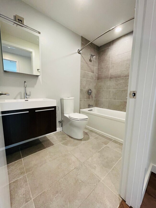 Building Photo - Jamaica Plain 2 bedroom w/garage parking a...