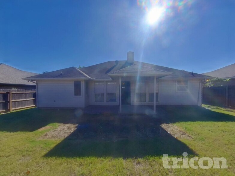 Building Photo - 7501 Ashcroft Cir