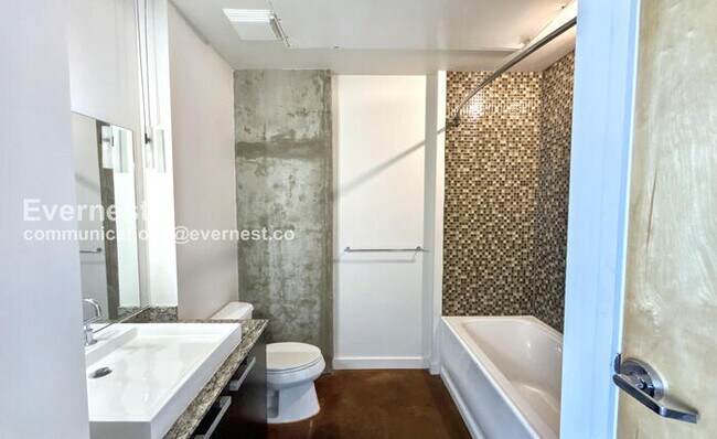 Building Photo - 600 12th Ave S