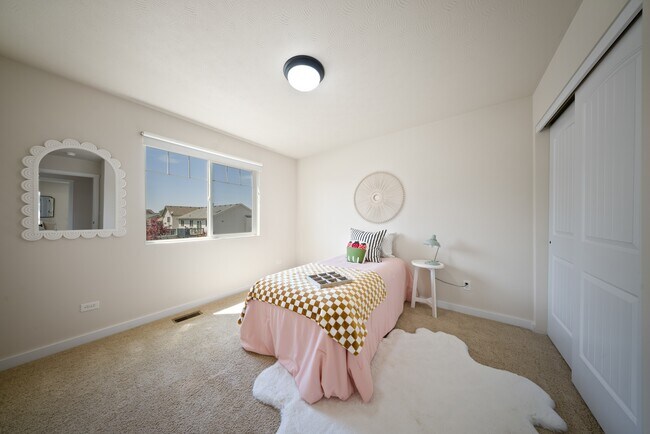 Building Photo - 1610 N Corbin Ln