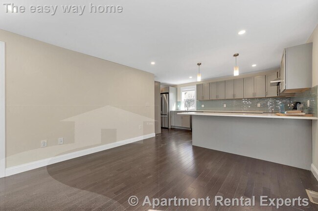 Building Photo - 43 Wright Ave