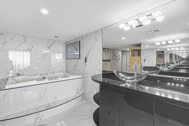 Building Photo - 3111 Bel Air Dr