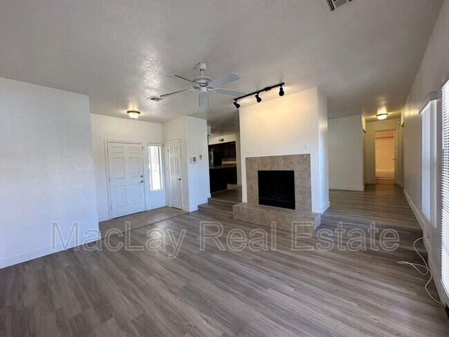 Building Photo - 8787 E Mountain View Rd