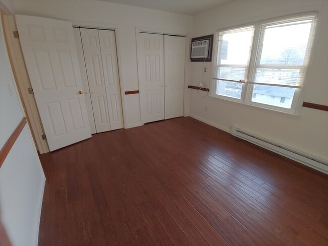 Building Photo - 2 Bedroom Townhouse in Penn Farms.