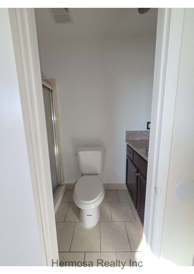 Building Photo - 1234 W J St