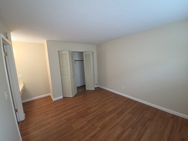 Building Photo - 1331 Castlemont Ave