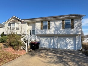 Building Photo - short term lease available