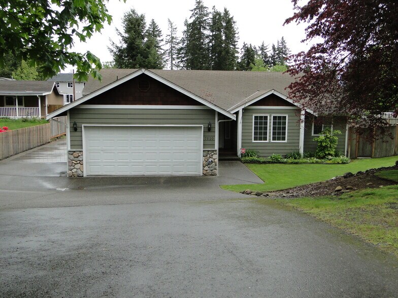 Primary Photo - 7520 192nd Ave E