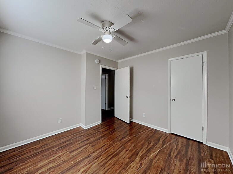 Building Photo - 6273 Branch Hill Cir