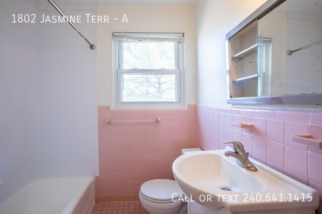 Building Photo - 1802 Jasmine Terrace