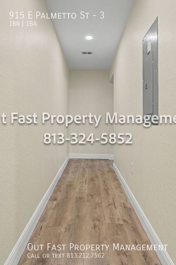 Building Photo - 915 E Palmetto St