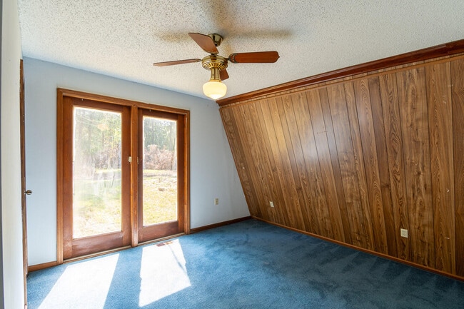 Building Photo - 2865 Old Thomson Rd