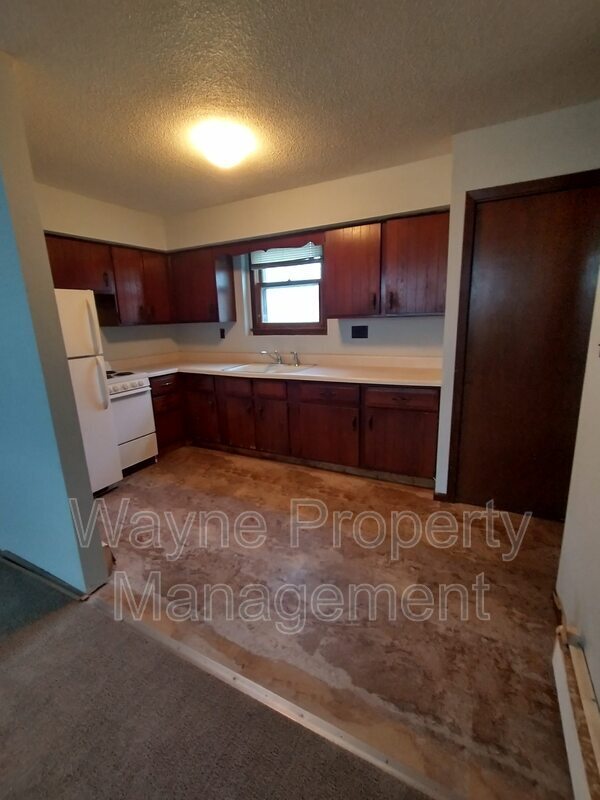 Building Photo - 1215 2nd St