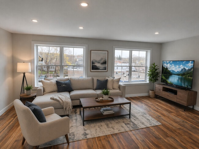 Building Photo - Icon Place