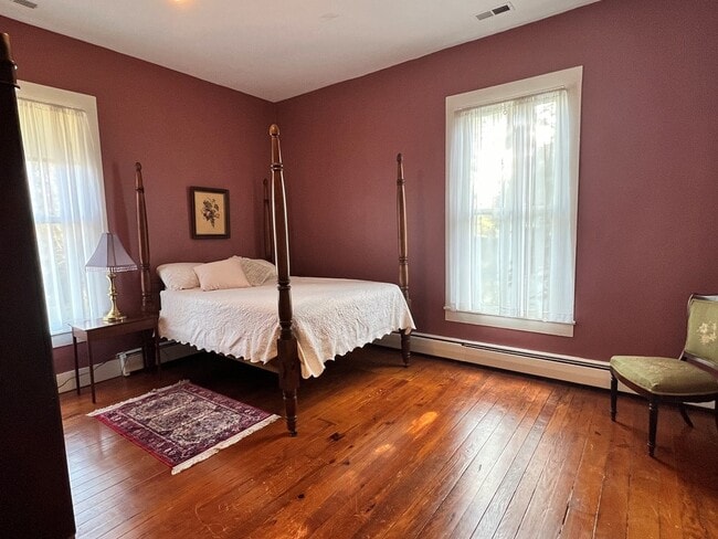 Building Photo - 4 Lee St