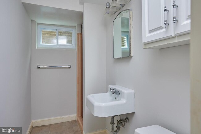 Building Photo - 6716 Tulip Hill Terrace