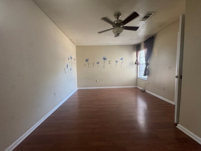 Building Photo - 3/2 in Marchwood !