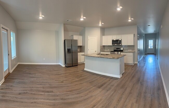 Building Photo - 24422 Dawson Ct