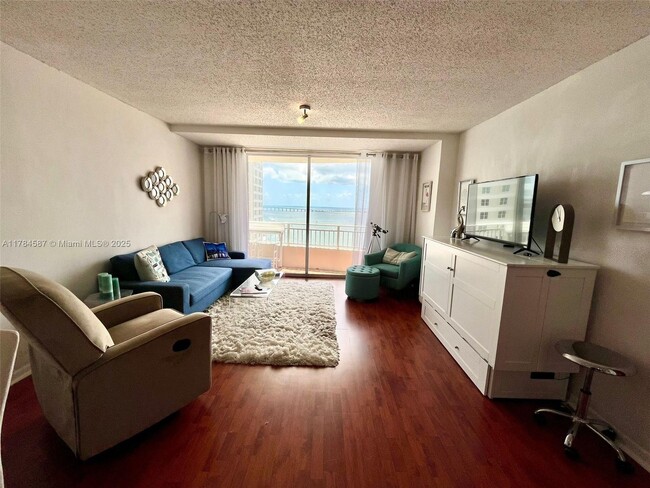 Building Photo - 770 Claughton Island Dr