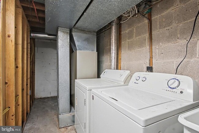 Building Photo - 1412 Whitpain Hills