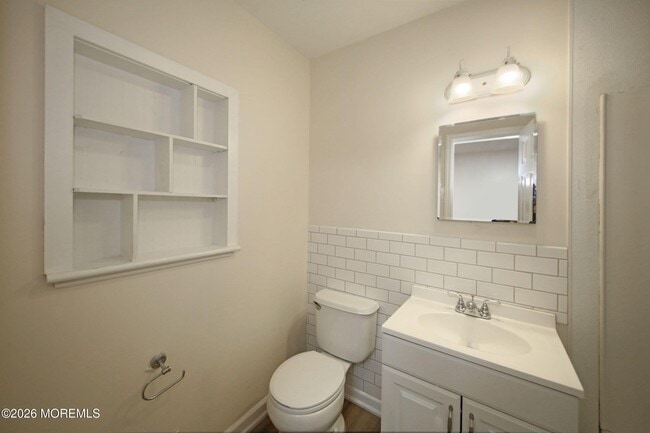 Building Photo - 8 Viola Ave