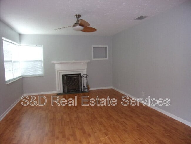 Building Photo - 826 Hollingsworth Rd