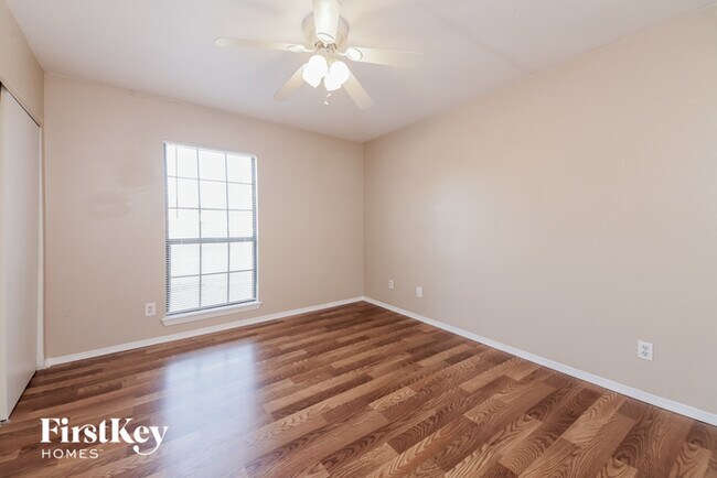 Building Photo - 4614 Horizon Dr