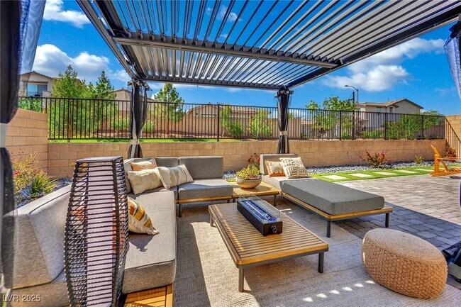 Building Photo - 8907 Roadrunner Ravine St