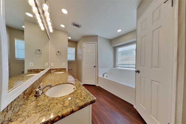 Building Photo - 4826 Pecan Grove Dr