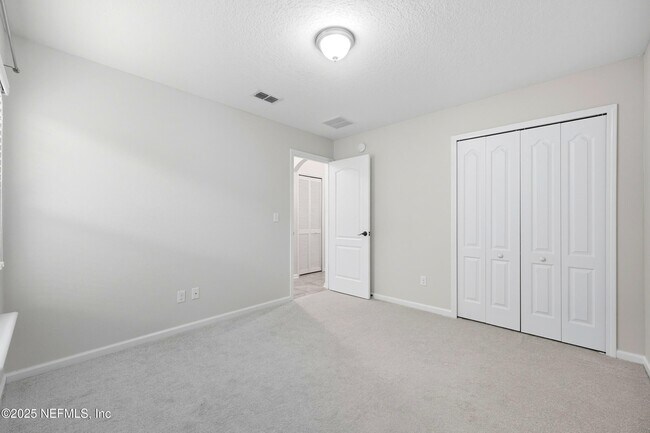 Building Photo - 15653 Mason Lakes Dr