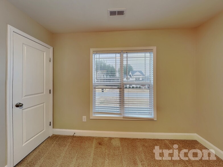 Building Photo - 100 E Goodwin Chase Ln