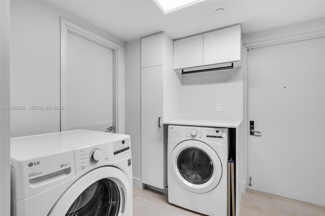 Building Photo - 430 Grand Bay Dr