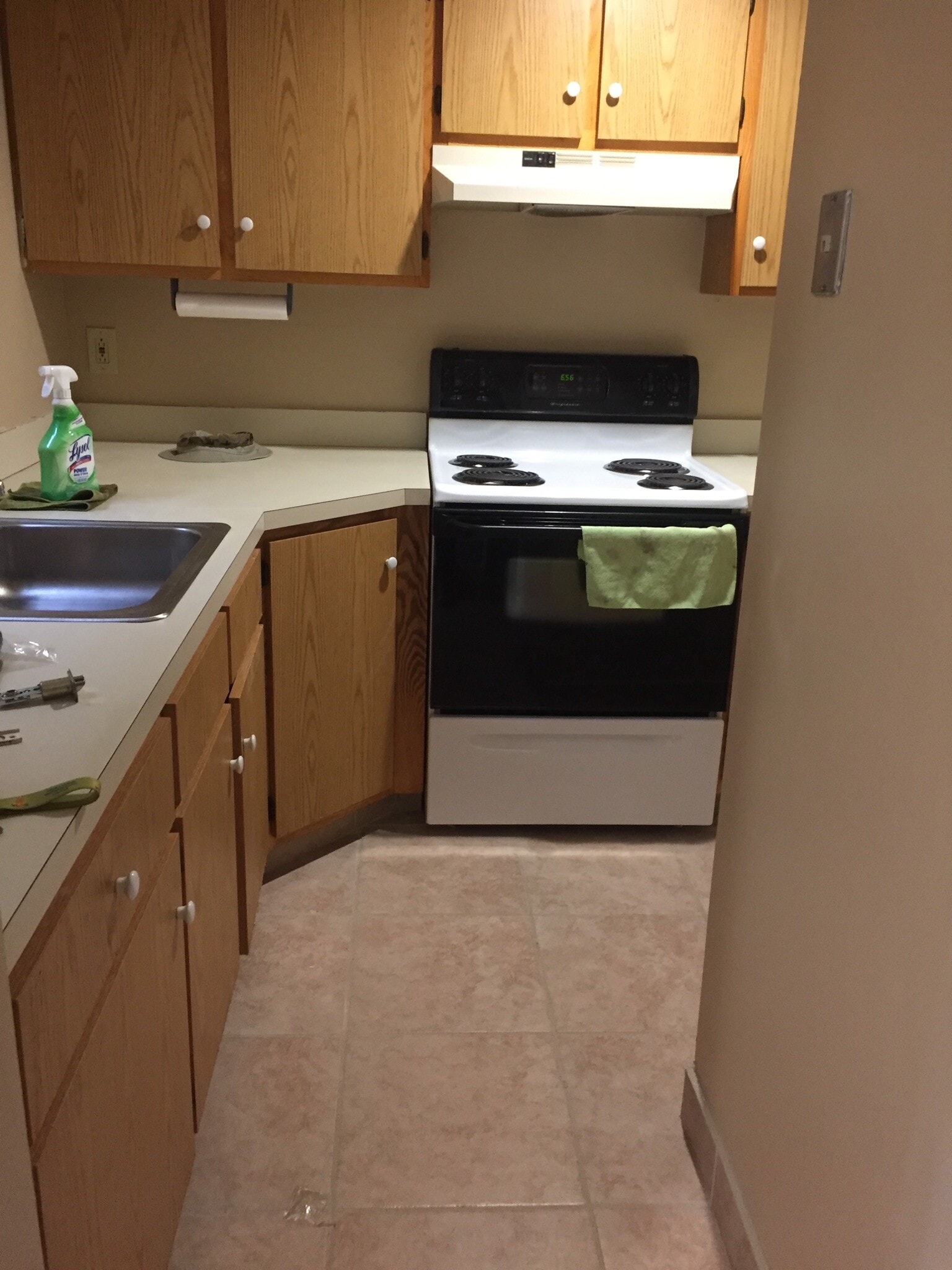 part of kitchen - 1417 Quinnipiac Ave