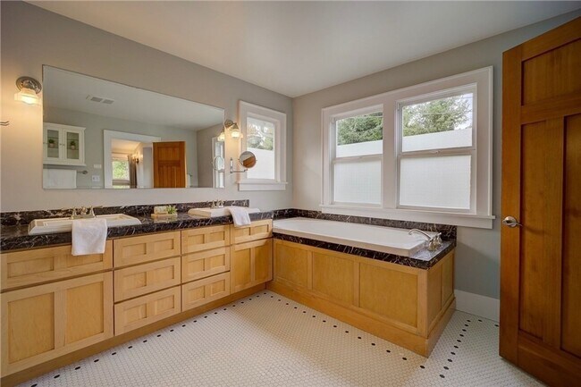 Building Photo - Magnolia Home