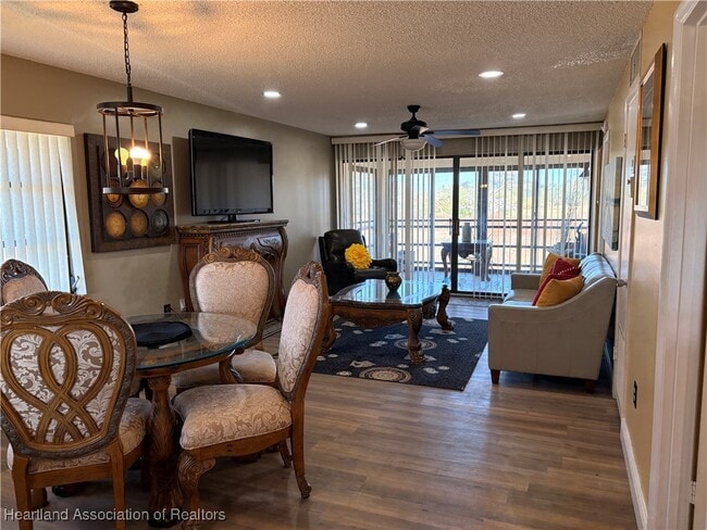 Building Photo - 106 Fairway Ct