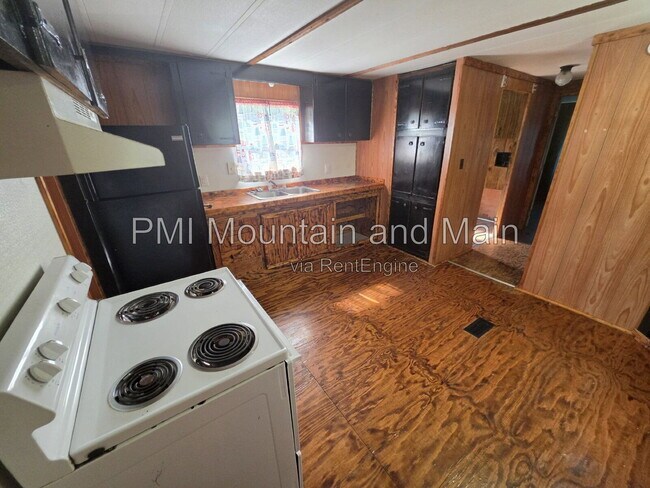 Building Photo - 5 Misty Mountain Way