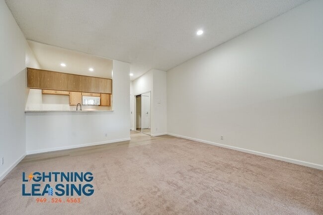 Building Photo - 11225 Morrison St