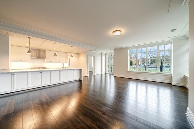 Building Photo - 6900 Fleetwood Rd