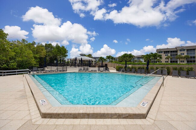 Building Photo - 420 Cove Tower Dr