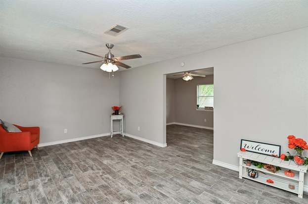 Building Photo - 6208 Vinewood Ln