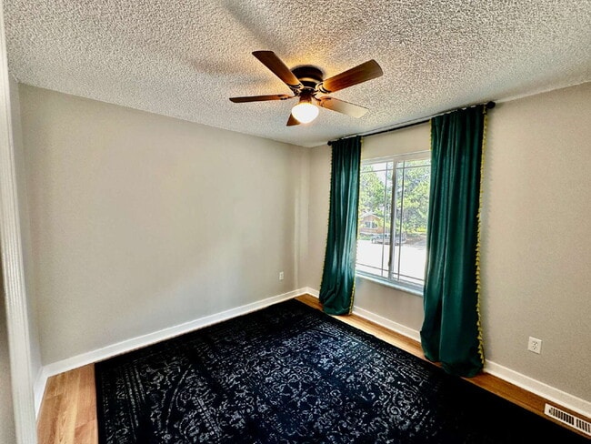 Building Photo - "Charming 3-Bed Home with Finished Basemen...