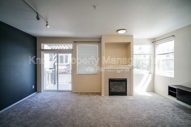 Building Photo - 13970 SW Scholls Ferry Rd