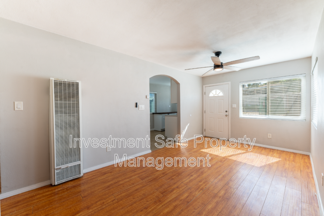 Building Photo - 821 39th St