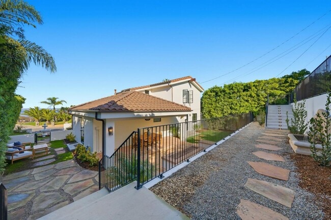 Building Photo - Completely Remodeled, Custom 4BR3.5BA Hilltop Home w/ Incredible Panoramic Ocean/Whitewater/Coast...