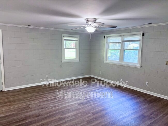 Building Photo - 3120 Tuckaway Dr