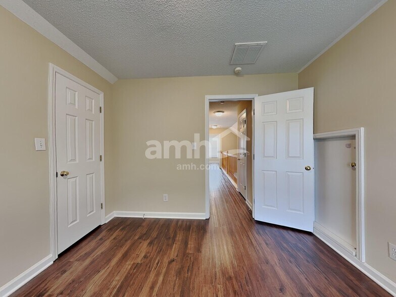 Building Photo - 4805 Adams Ridge Dr