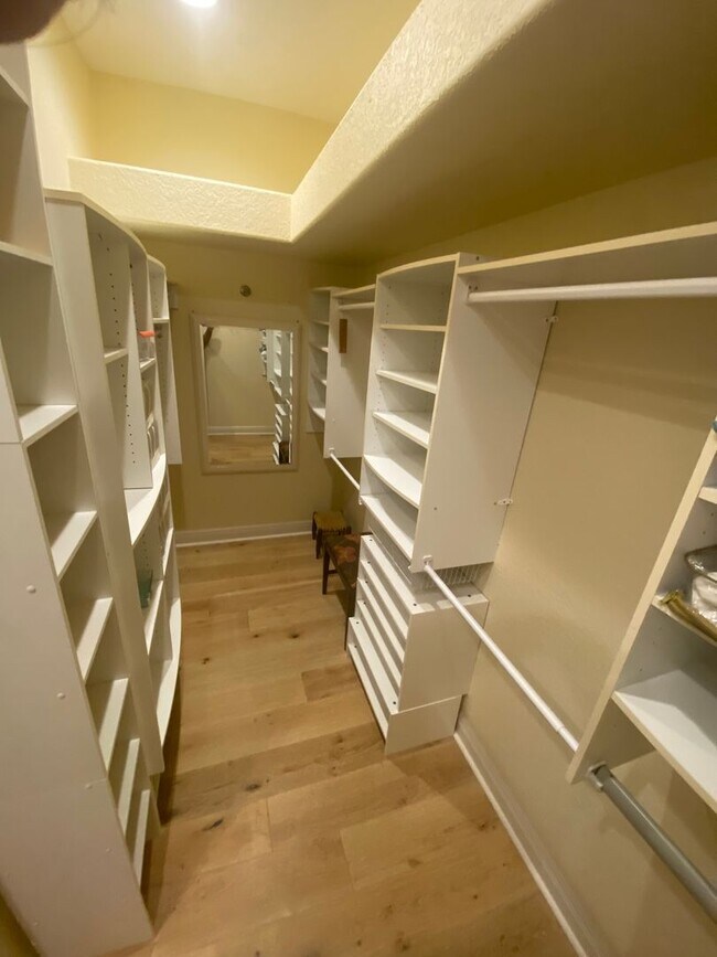 Building Photo - Exquisite - Turnkey, 3 + 2 + Office ANNUAL...