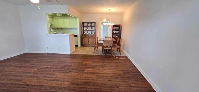 Building Photo - 358 Chatham R