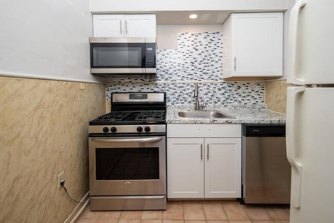 Building Photo - 53 Main St