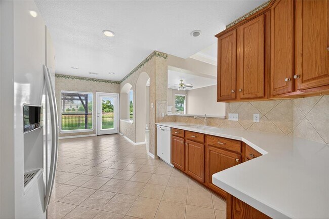 Building Photo - 7914 Loyel Pointe Dr
